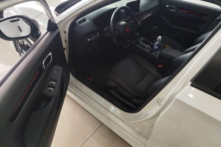 Used Honda Civic 2022 240TURBO CVT Dynamic Edition Driver Seat