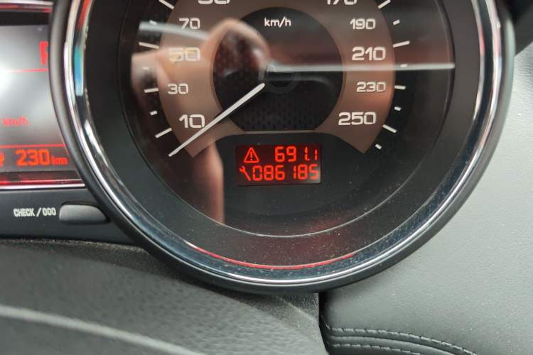 Used Peugeot RCZ 2011 1.6T Fashion Edition Odometer Close Up