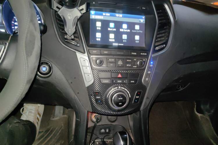 Used Hyundai Santa Fe 2017 2.0T Automatic All-Wheel Drive Smart 7-Seater
