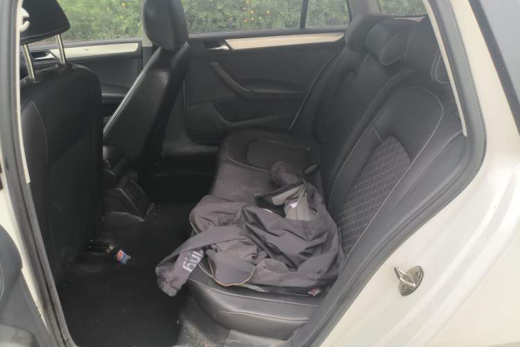 Used Skoda Rapid Spaceback 2019 Revised Version 1.5L Automatic Comfort Edition China V Standard Left Rear Seat
