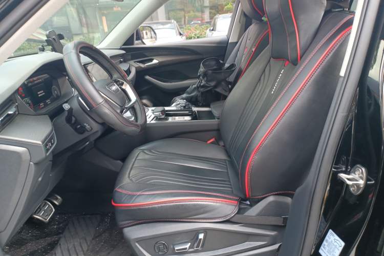 Used Audi Q6 2025 40 TFSI quattro Commemorative Edition Yulin Package 7 Seats Left Front Seat