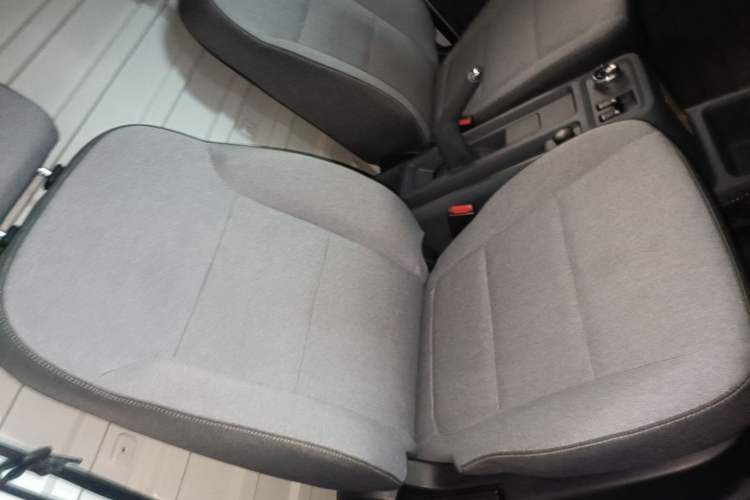 Used Wuling Yangguang 2024 300km Range Practical Window-Sealed Version 60kW
