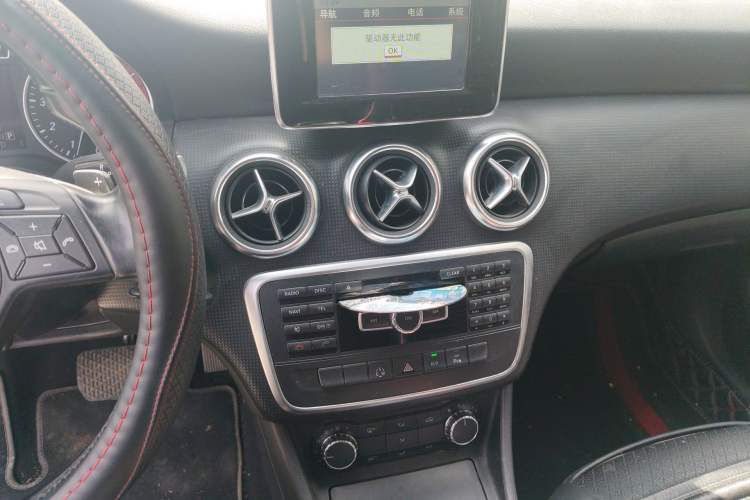 Used Mercedes-Benz A-Class 2013 A 180 Fashion Model Audio And AC Panel