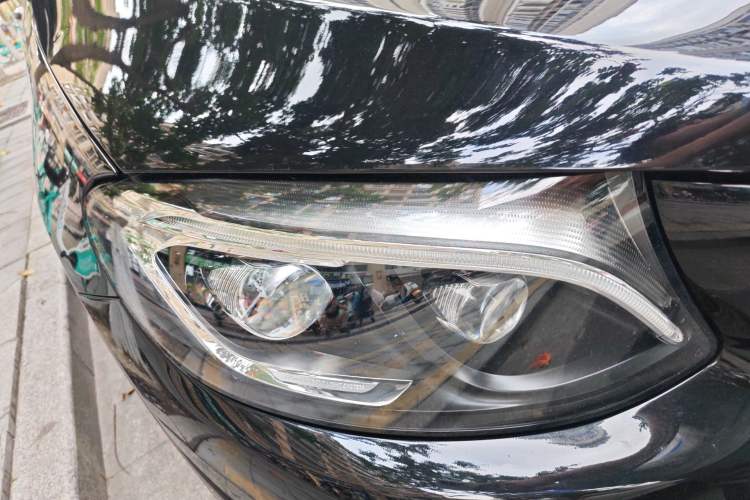 Used Mercedes-Benz GLC 2018 Refreshed GLC 300 4MATIC Dynamic Edition Right Front Headlight