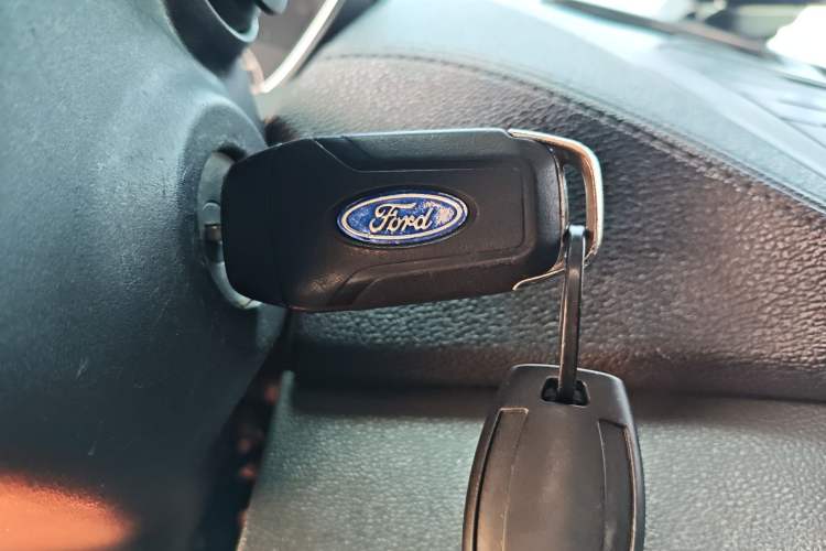 Used Ford Escort 2015 1.5L Manual Fashion Edition