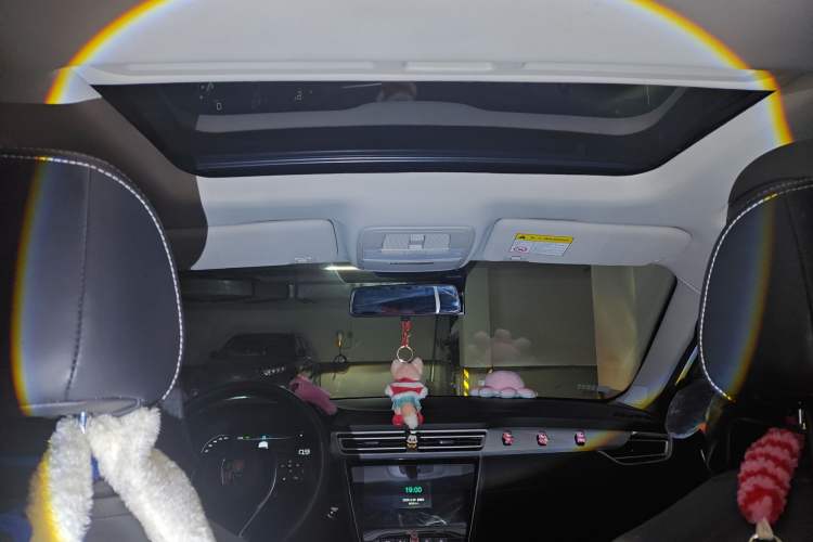 Used Roewe i5 2020 1.5L Automatic 4G Connect Luxury Flagship Edition
