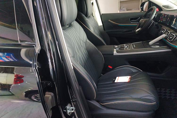 Used Chery Tiggo 9 2023 2.0T Automatic Two-Wheel Drive Luxury Edition 5 Seats Right Front Seat