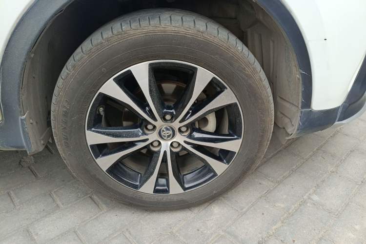 Used Toyota RAV4 2015 2.5L Automatic 4x4 Elite Edition Exterior 1