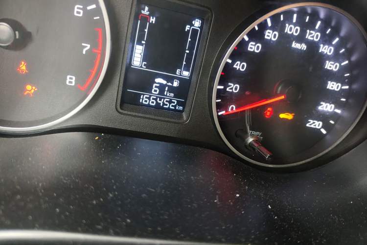 Used Kia Pegas 2017 1.4L Manual Value Edition Odometer Close Up