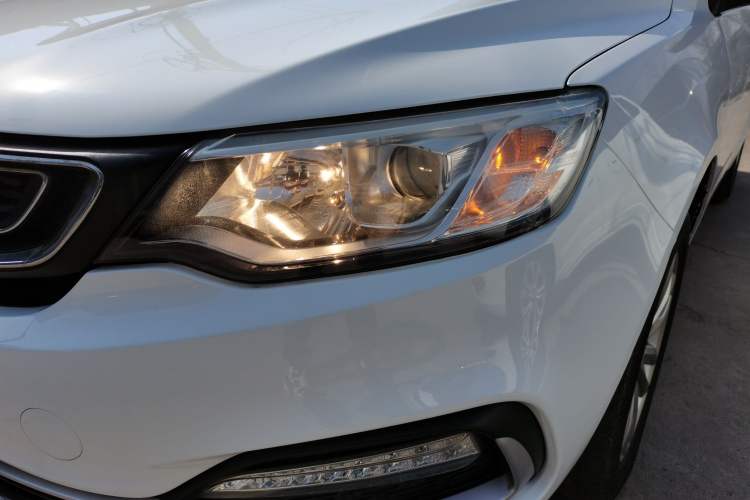 Used Geely Auto Vision 2019 Upgraded Model 1.5L Manual Luxury Version China VI Standard