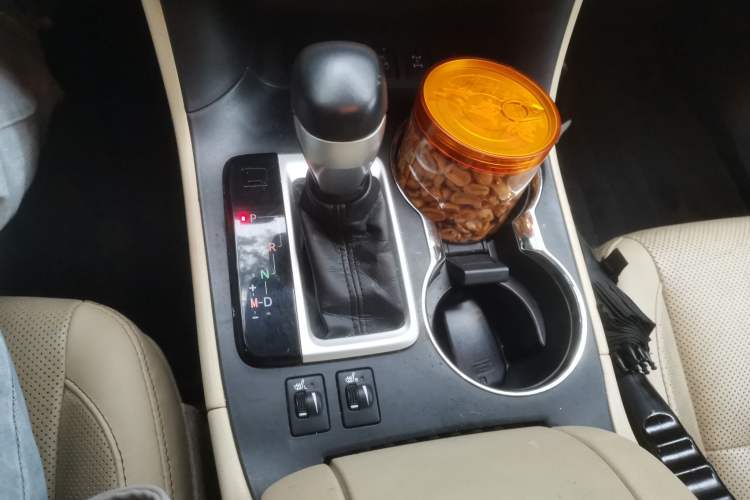 Used Toyota Highlander 2018 2.0T Four-Wheel Drive Prestige Version 7 Seats China VI Standard Gear Lever