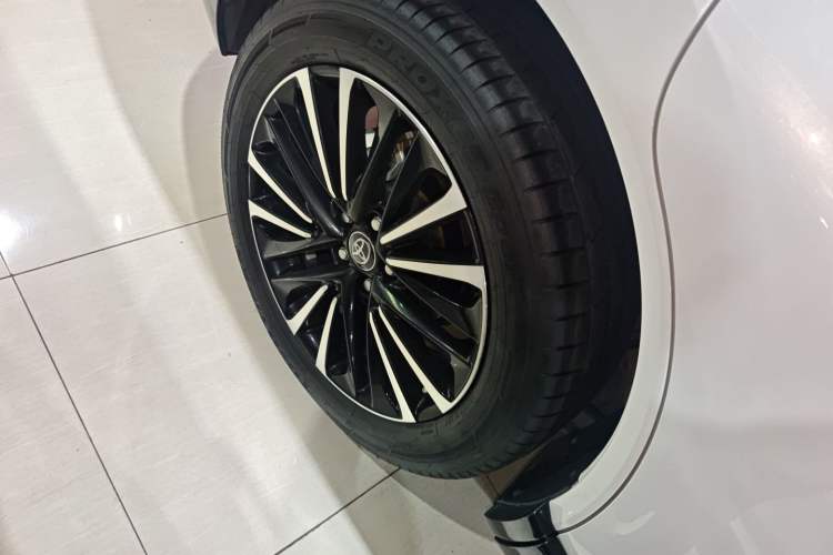 Used Toyota Venza 2023 2.0L CVT Two-Wheel Drive Prestige Version Exterior 5