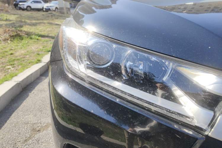 Used Toyota Highlander 2018 2.0T Four-Wheel Drive Elite Edition 7 Seats China VI Standard Right Front Headlight