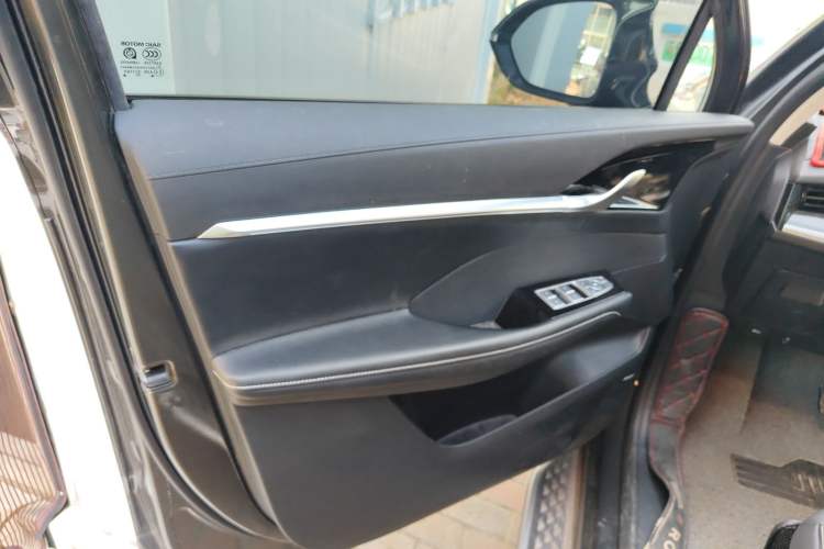 Used Roewe RX5 MAX 2022 2.0T Automatic Zhiwei Zunrong Edition
