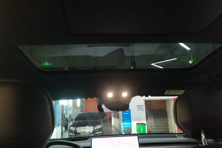 Used ONVO Luxeed L90 2025 Model—Ultra Six-Seater Version Headliner