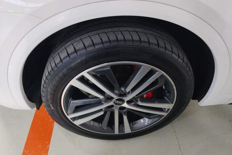 Used Audi Q5L 2022 40T Fashionable and Dynamic Model
