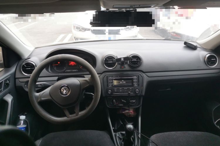 Used Volkswagen Jetta 2017 1.5L Manual Fashion Edition Center Console