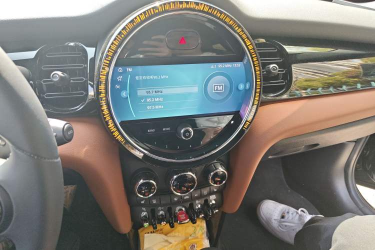 Used MINI MINI 2023 Updated 2.0T COOPER S Artist
