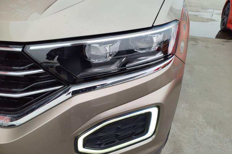 Used Volkswagen T-ROC 2020 280TSI DSG Two-Wheel Drive Comfort Version