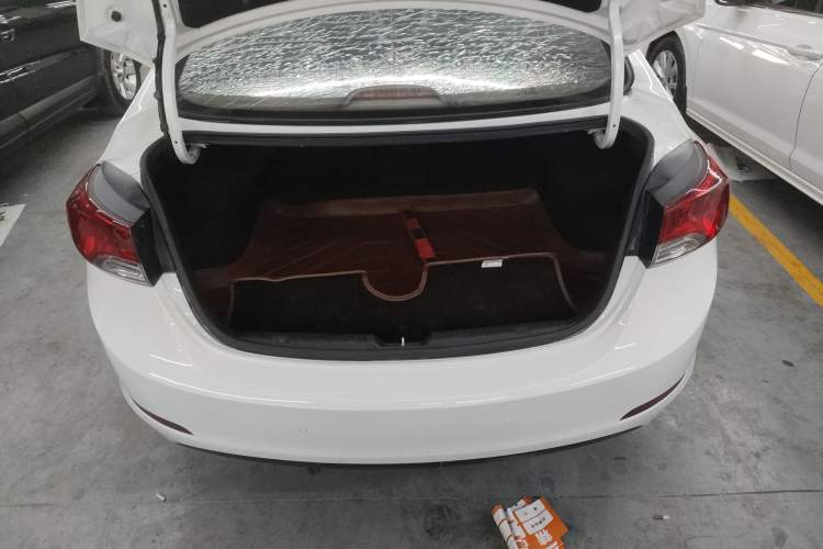 Used Hyundai Elantra (5th Generation / Langdong) 2015 1.6L Automatic Luxury Model Trunk