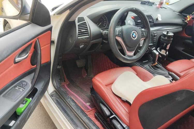 Used BMW 1 Series 2011 120i two-door coupe Driver Seat