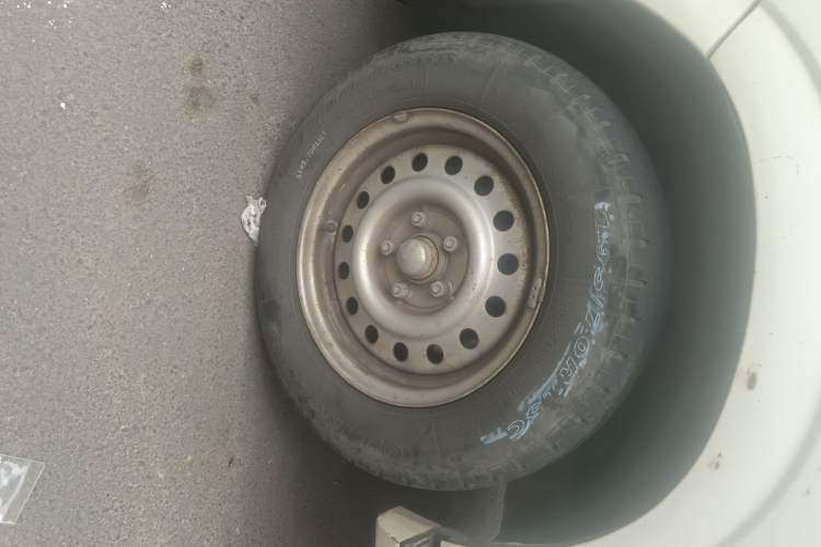 Used King Long Golden Way 2018 2.0L Van Series 4G20 Right Front Wheel Hub