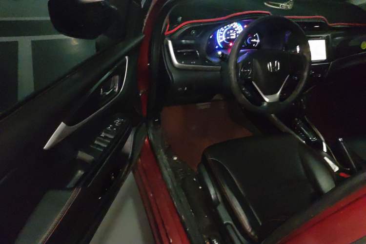 Used Honda Crider 2013 1.8L automatic luxury edition
