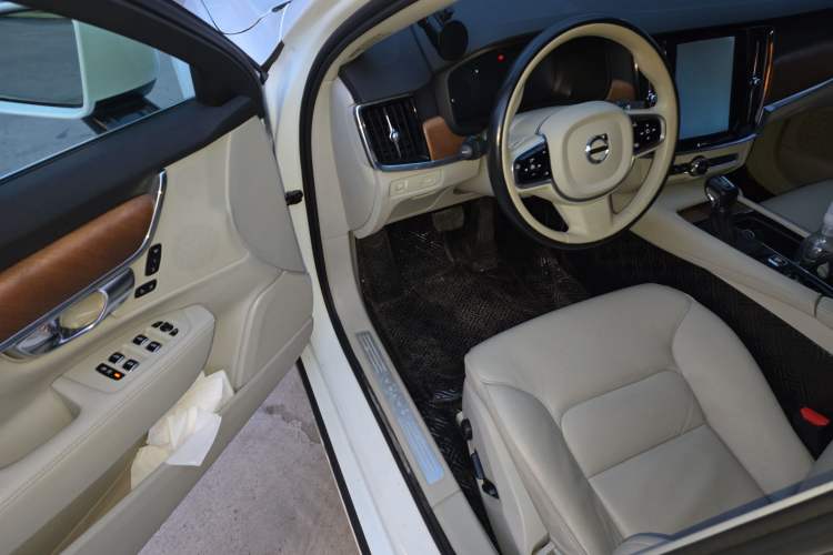 Used Volvo S90 2017 T5 Smart Luxury Edition
