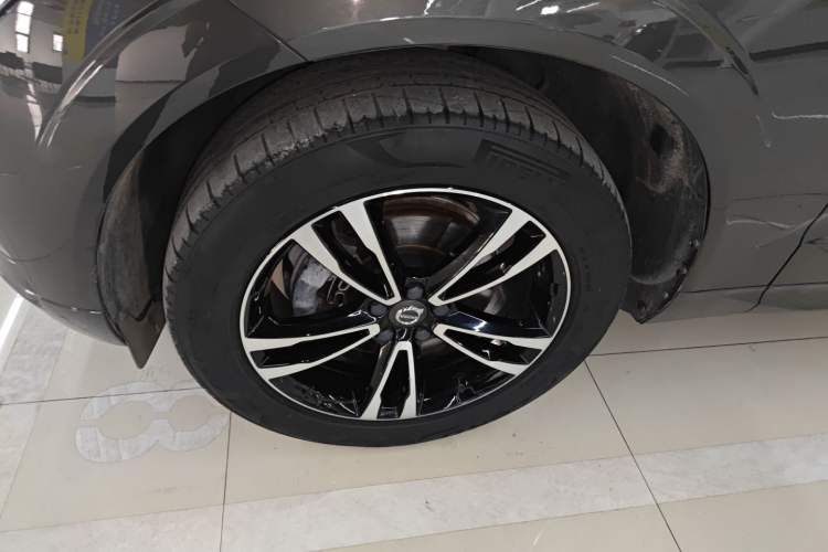 Used Volvo XC60 2019 T5 4x4 Zhiyuan Edition China VI Standard Left Front Wheel Hub