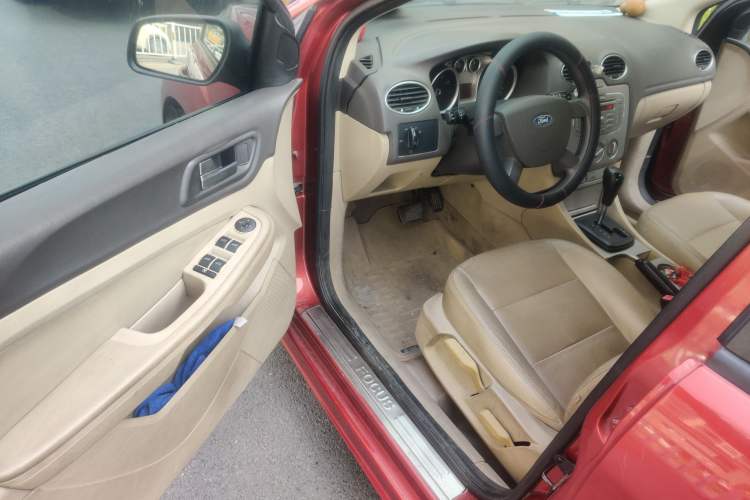 Used Ford Focus 2011 Hatchback 1.8L Automatic Fashion Edition