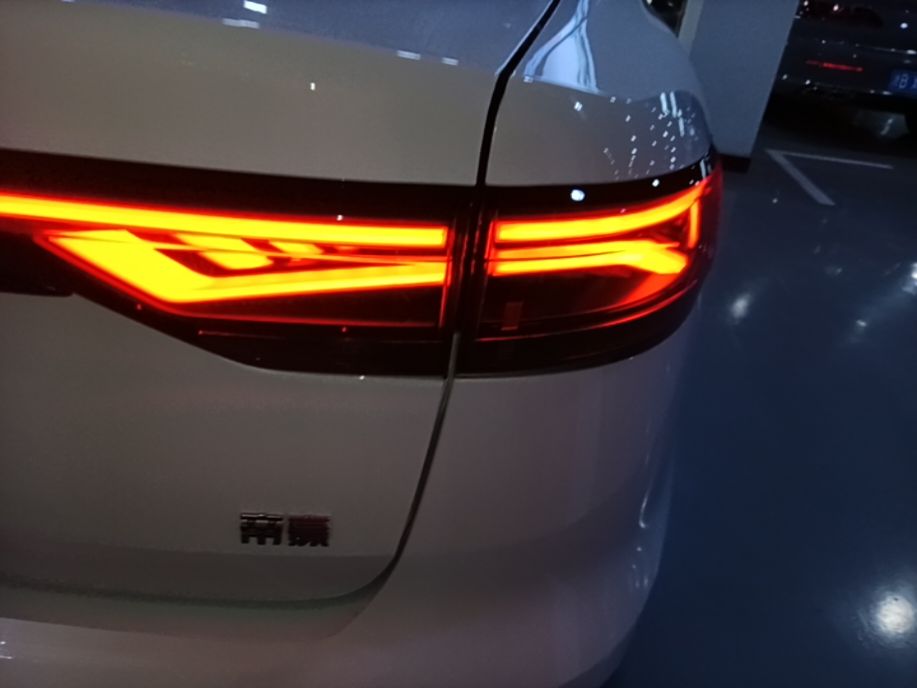 Geely Auto Emgrand 2026 Model 4th Generation 4 Millionth Anniversary Edition 1.5L CVT Feiyue Edition — снимка 9