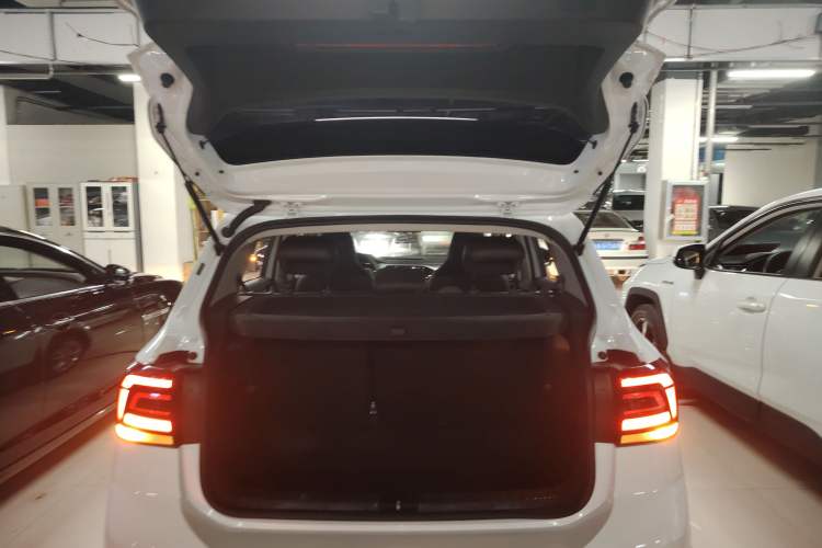 Used Volkswagen T-Cross 2023 300TSI DSG Comfort Edition
