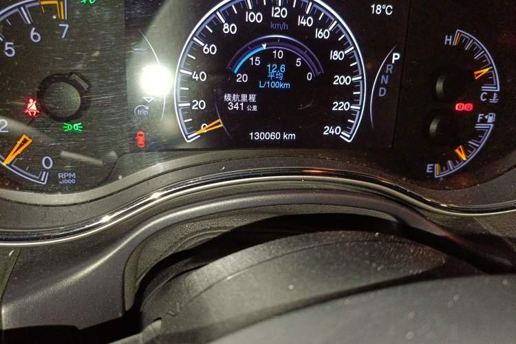 Used Jeep Grand Cherokee 2017 3.0L Elite Navigation Edition Odometer Close Up