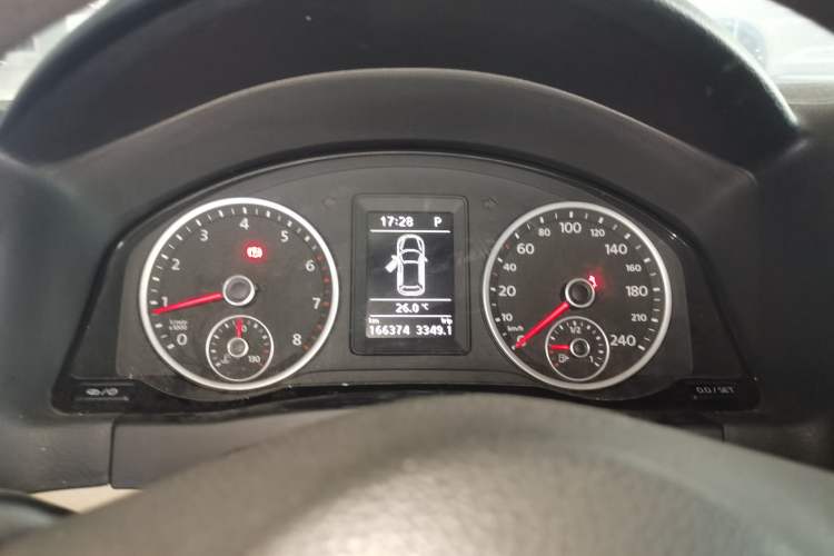 Used Volkswagen Tiguan 2015 1.8TSI Automatic Two-Wheel Drive Trend Edition Instrument Cluster