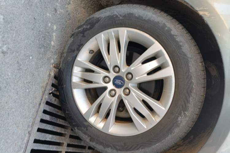 Used Ford Focus 2012 Sedan 1.6L Automatic Comfort Model
