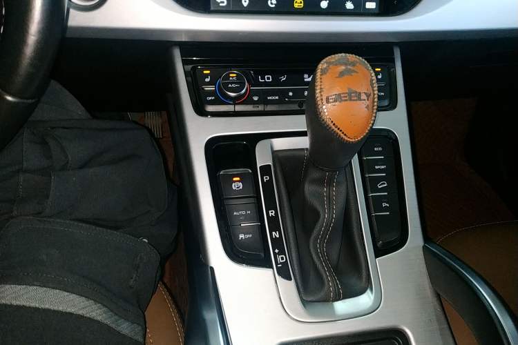 Used Geely Auto Emgrand X7 Sport 2016 1.8TD Automatic ZhiZun Version