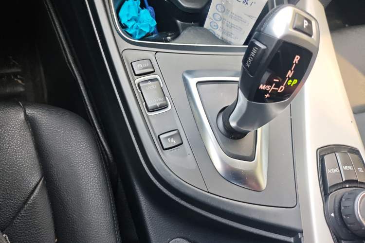 Used BMW 3 Series 2015 320Li Luxury Edition Fashion Model
