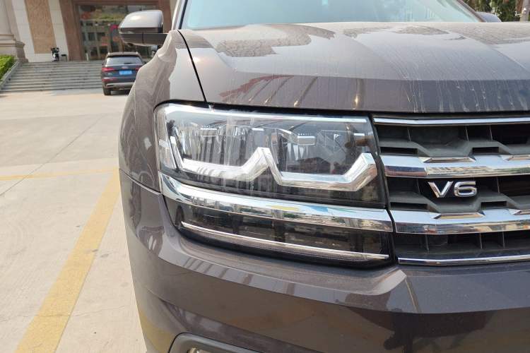 Used Volkswagen Teramont 2017 530 V6 Four-Wheel Drive Luxury Edition Right Front Headlight