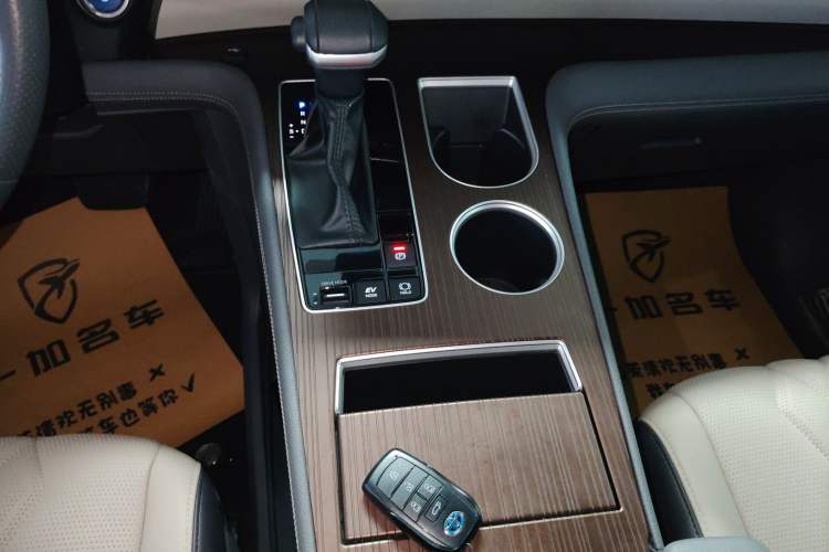 Used Toyota Granvia 2023 2.5L Hybrid Prestige PLUS Edition Gear Lever