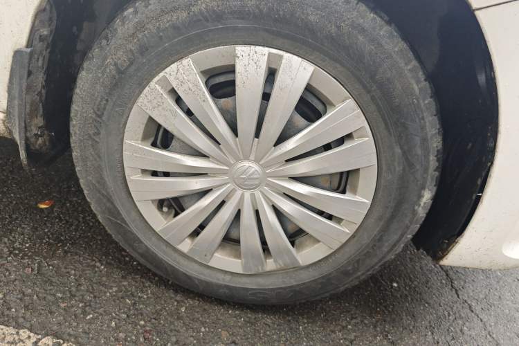 Used Volkswagen Santana 2019 1.5L Manual Fashion Edition China VI Standard Right Front Wheel Hub