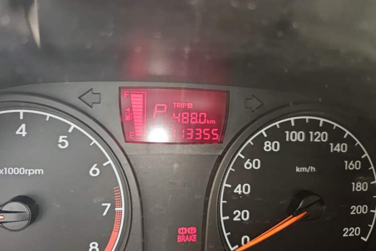 Used Hyundai Verna (older generation) 2010 Sedan 1.4L Automatic Comfort Model GS Odometer Close Up