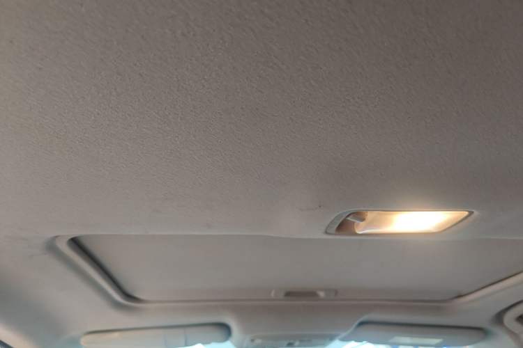 Used Nissan Sylphy 2019 1.6XV CVT Smart Connect Luxury Edition China VI Standard Headliner