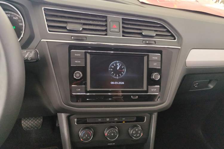 Used Volkswagen Tiguan L 2019 330TSI Automatic Two-Wheel Drive Luxury Edition China V Standard Audio And AC Panel