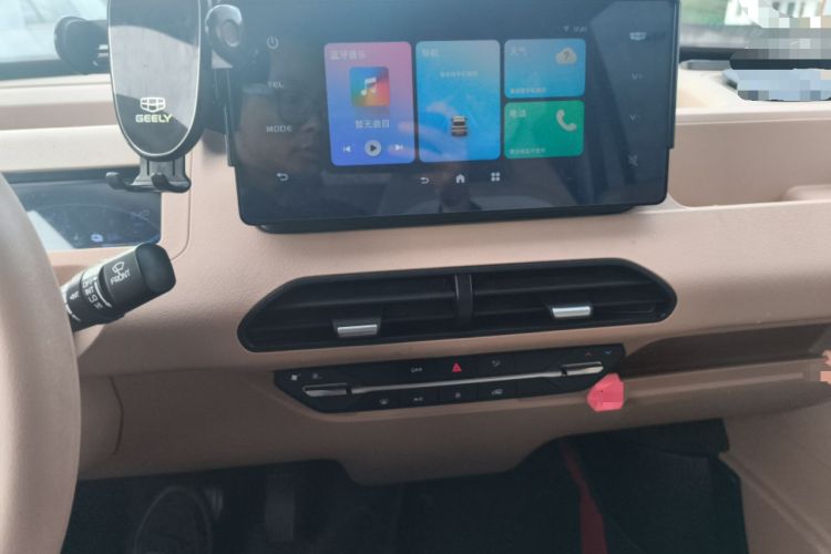 Used Geely Galaxy Panda 2023 Panda Mini 200km Endurance Bear Audio And AC Panel