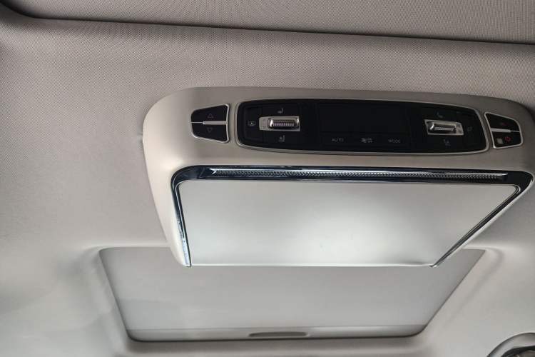 Used Roewe iMAX8 2021 400TGI Supreme Series Prestige Edition