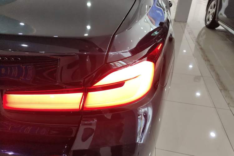 Used BMW 5 Series 2022 Second Facelift 525Li M Sport Package Exterior 3