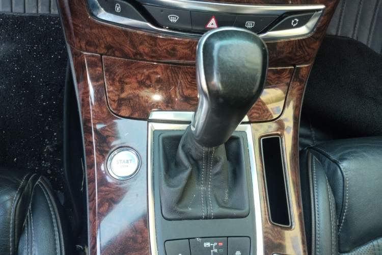 Used Dongfeng Aeolus A9 2016 1.8T Luxury Model