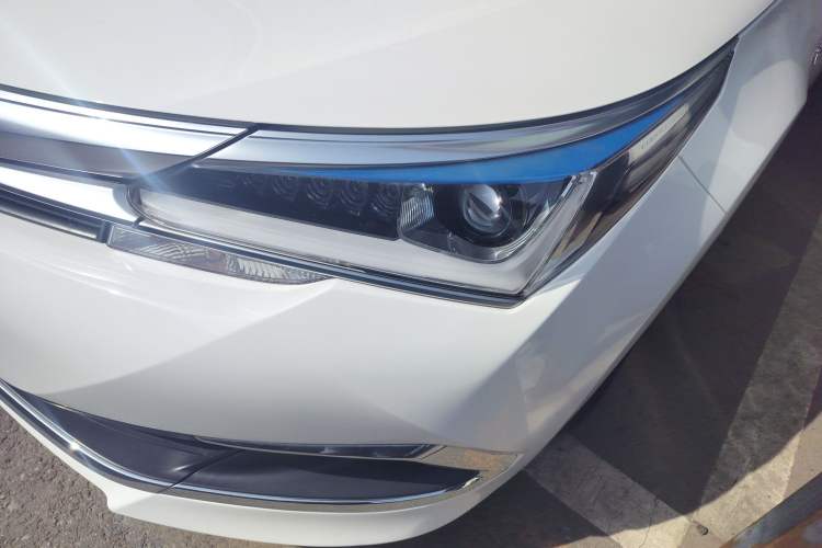 Used Toyota Corolla 2017 Revised Dual-Engine 1.8L E-CVT Leading Edition Left Front Headlight