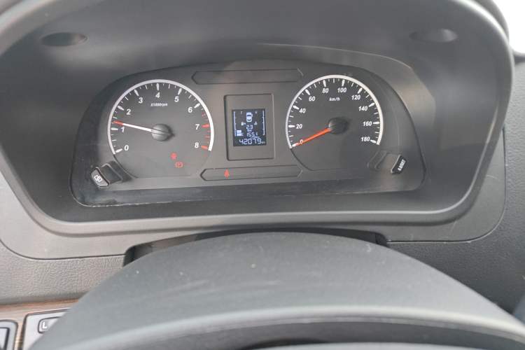 Used FORTHING Lingzhi PLUS 2021 2.0L Manual Comfort Version 7 Seats