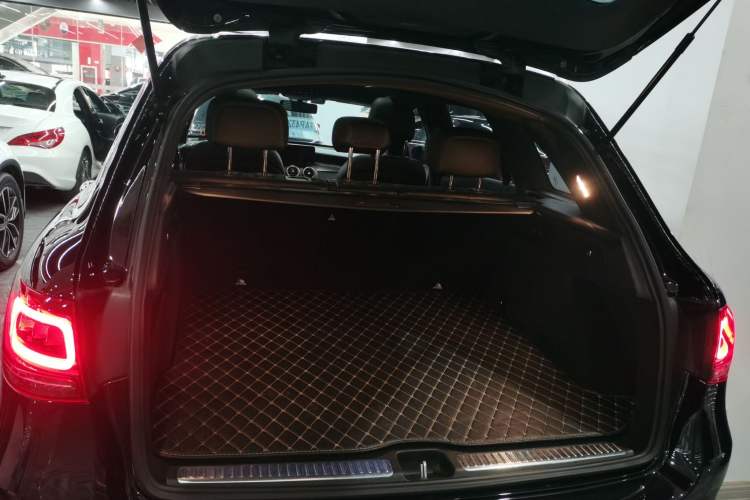 Used Mercedes-Benz GLC 2021 GLC 260 L 4MATIC Luxury Model Trunk